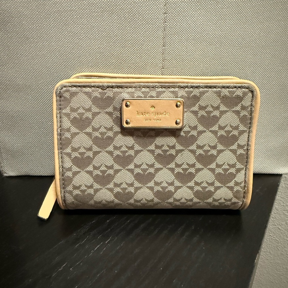 Kate Spade Gray and Cream Penn Place Neda Small Zip Wallet